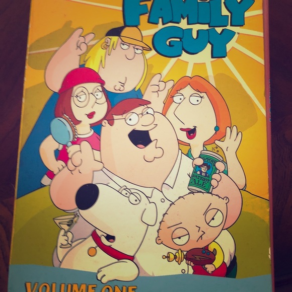 FAMILY GUY SEASON 1 /2 like new - Picture 1 of 5